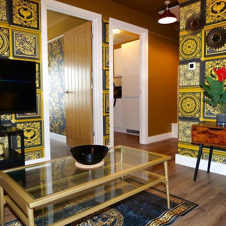 Ultra Deluxe Versace Apartment Near Sheffield Full Sky Tv Rotherham Zewnętrze zdjęcie
