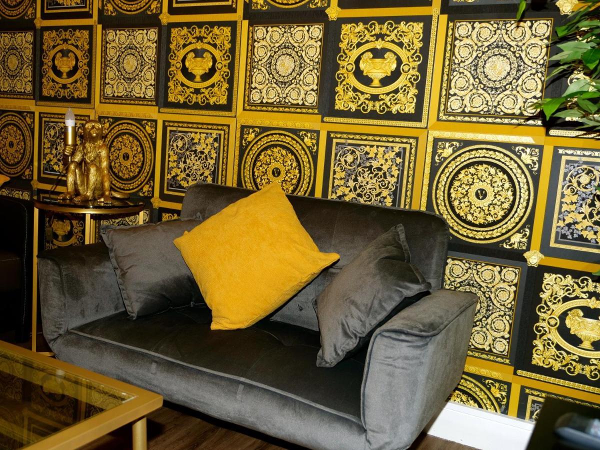 Ultra Deluxe Versace Apartment Near Sheffield Full Sky Tv Rotherham Zewnętrze zdjęcie