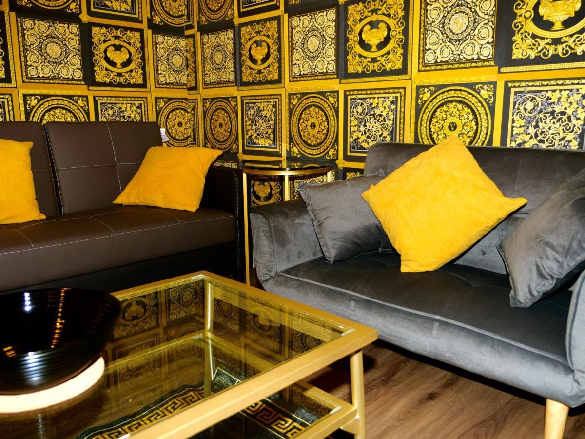 Ultra Deluxe Versace Apartment Near Sheffield Full Sky Tv Rotherham Zewnętrze zdjęcie